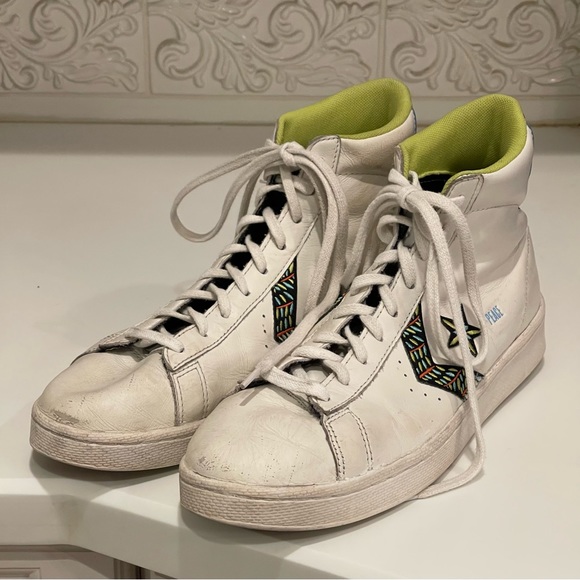 Converse Leather High Tops Peace & Unity Men’s size 9.5 - Picture 2 of 6